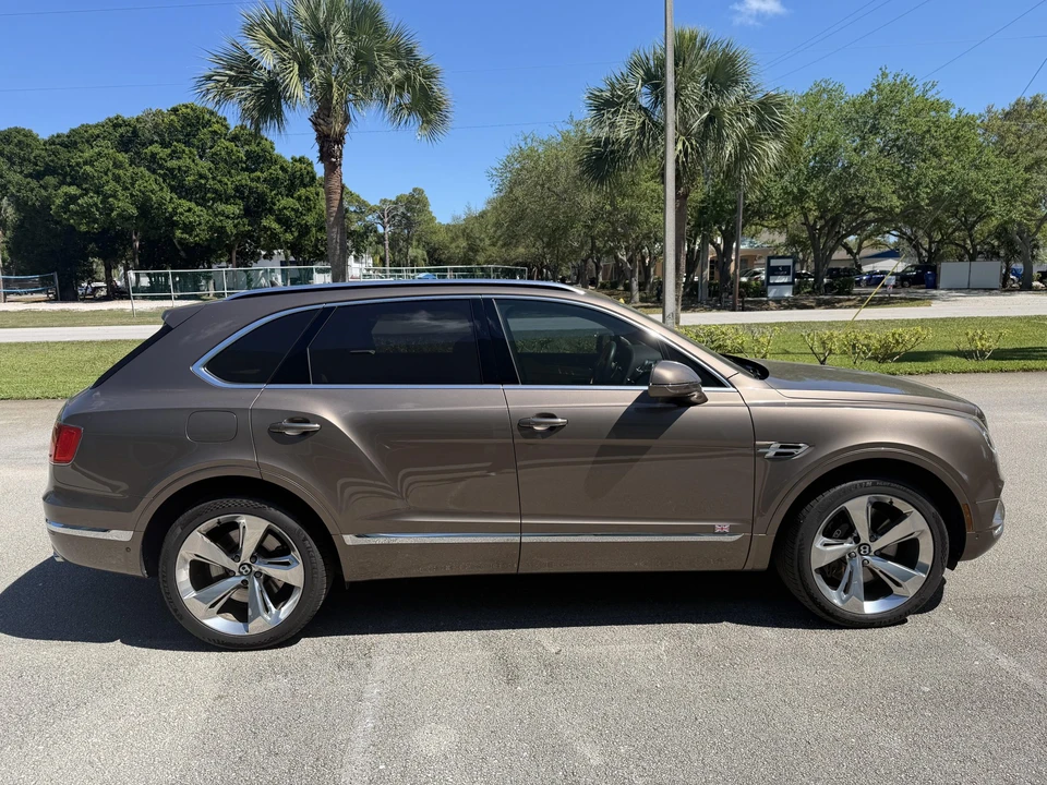 2018 Bentley Bentayga - Image 20 of 31
