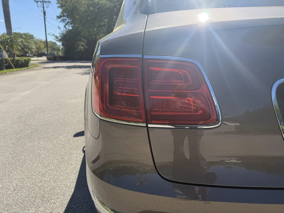 2018 Bentley Bentayga - Image 29 of 31