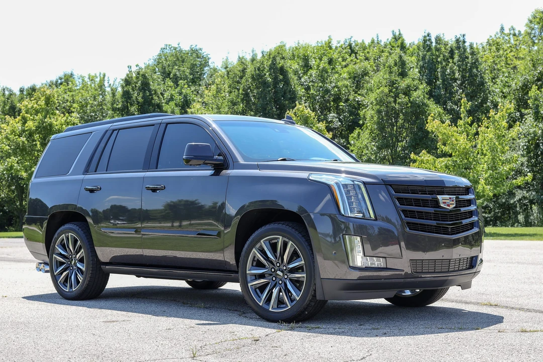 2018 Cadillac Escalade 4th Gen - Image 2 of 31