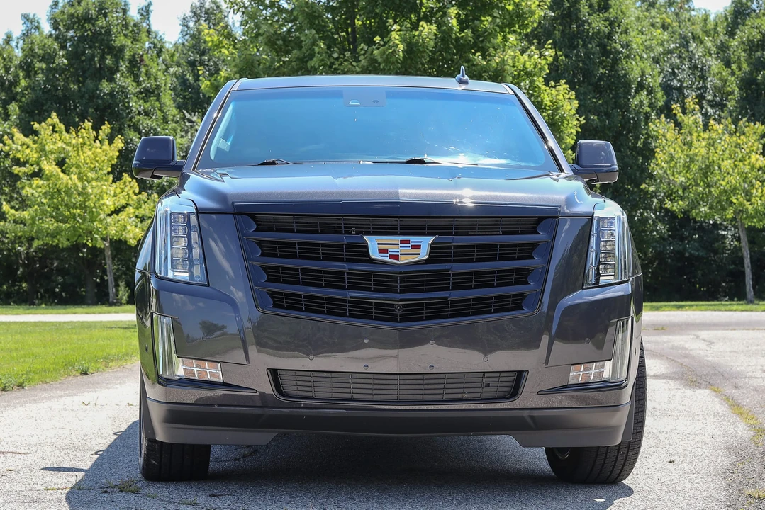 2018 Cadillac Escalade 4th Gen - Image 3 of 31