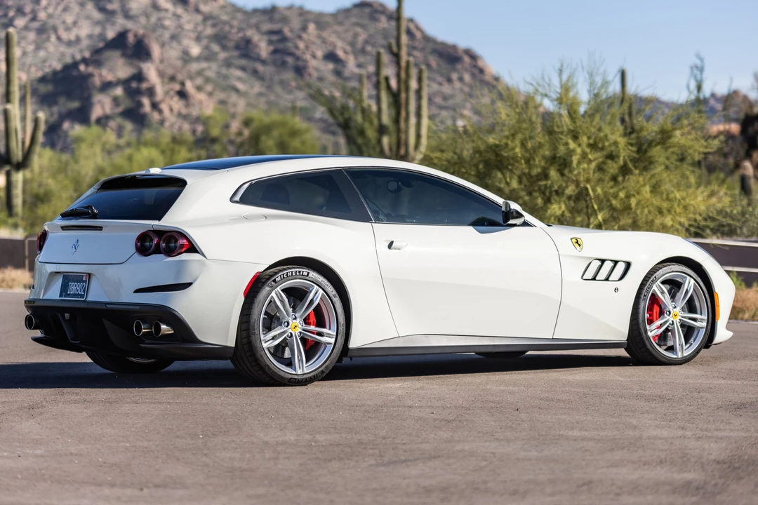 2018 Ferrari GTC4Lusso - Image 7 of 31