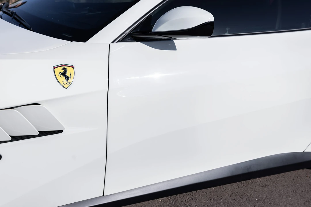 2018 Ferrari GTC4Lusso - Image 17 of 31