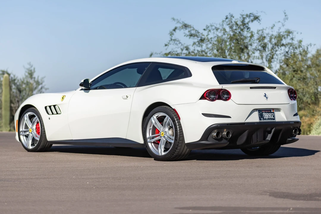 2018 Ferrari GTC4Lusso - Image 10 of 31