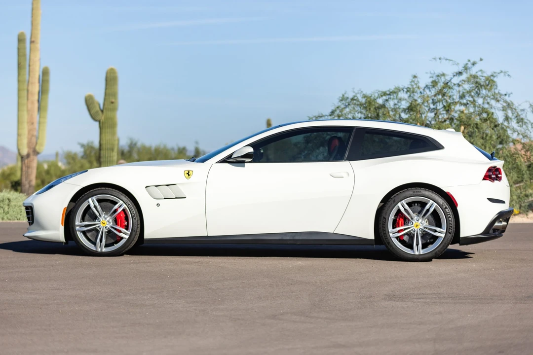 2018 Ferrari GTC4Lusso - Image 11 of 31