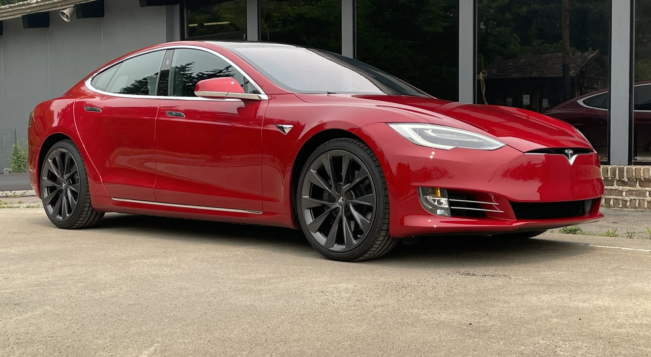 2018 Tesla Model S - Image 10 of 31