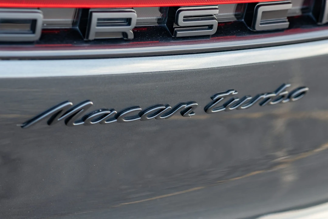 2020 Porsche Macan Turbo - Image 23 of 31