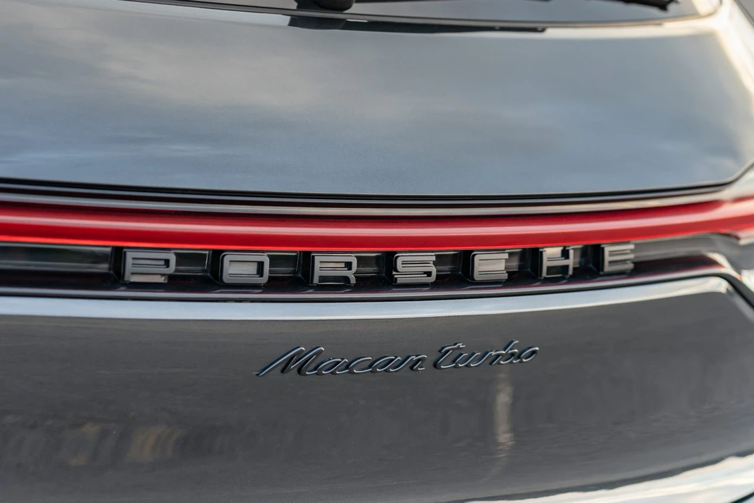 2020 Porsche Macan Turbo - Image 22 of 31