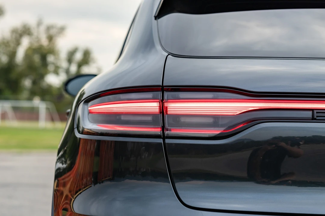2020 Porsche Macan Turbo - Image 14 of 31