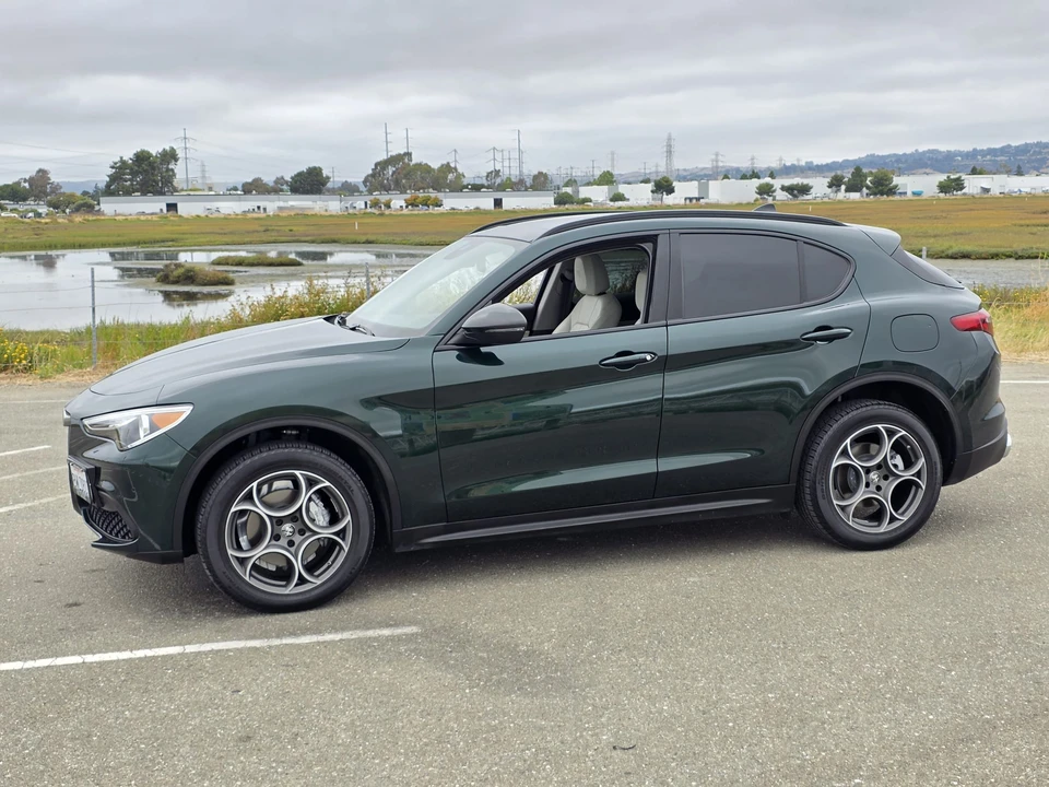 2021 Alfa Romeo Stelvio - Image 29 of 31