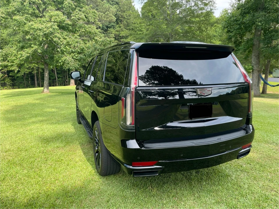 2022 Cadillac Escalade 5th Gen - Image 17 of 31