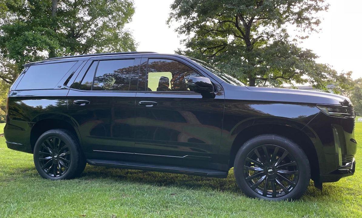 2022 Cadillac Escalade 5th Gen - Image 24 of 31