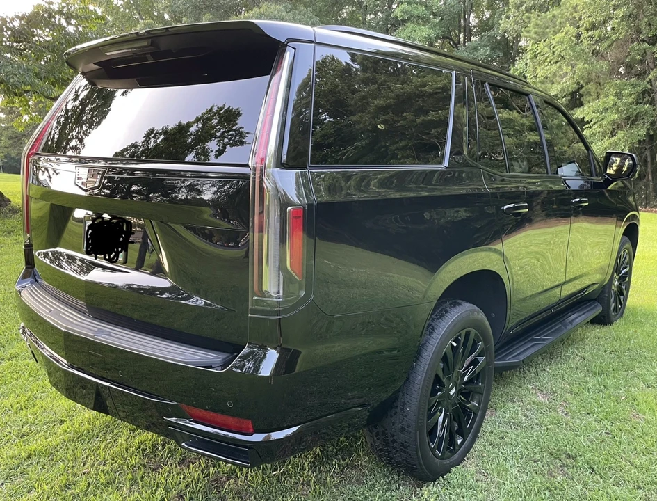 2022 Cadillac Escalade 5th Gen - Image 25 of 31