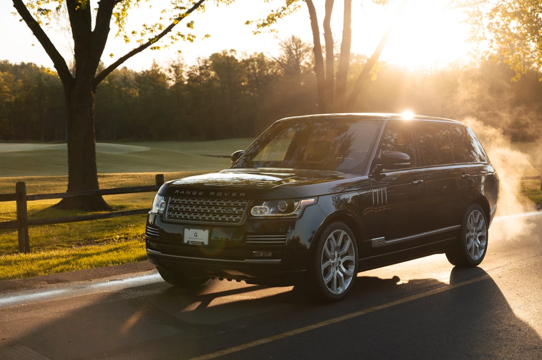 2017 Land Rover Range Rover L405 - Image 2 of 31