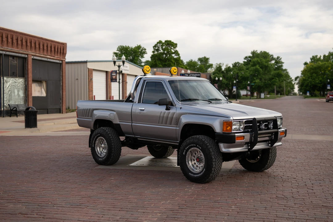 1988 Toyota Hilux 4th Gen - Image 9 of 31
