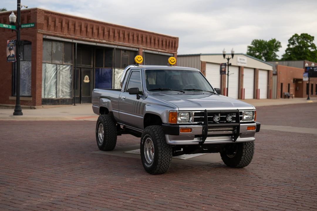 1988 Toyota Hilux 4th Gen - Image 8 of 31