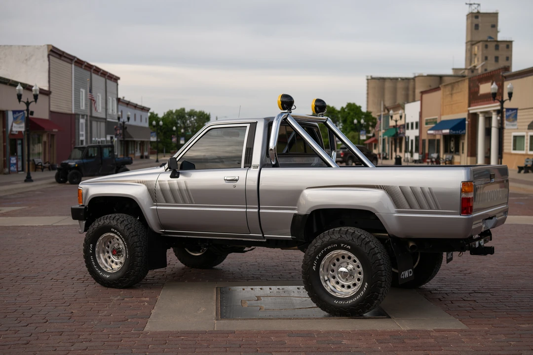 1988 Toyota Hilux 4th Gen - Image 17 of 31