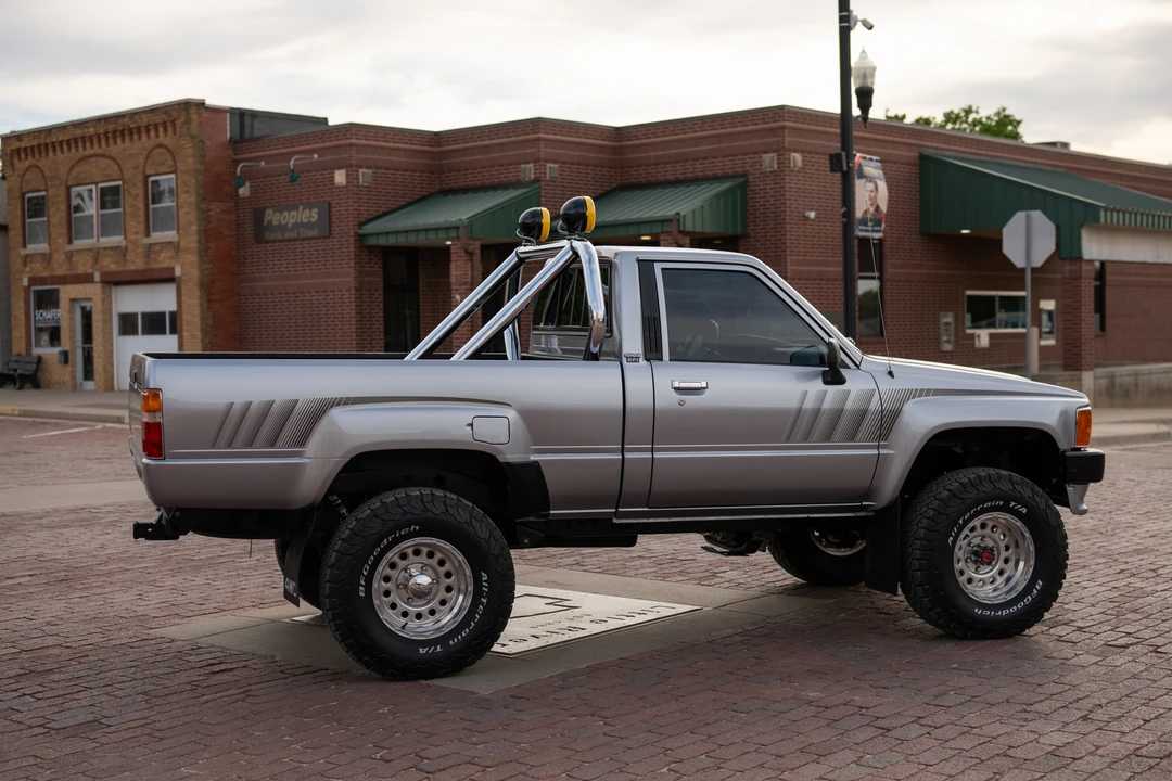 1988 Toyota Hilux 4th Gen - Image 13 of 31