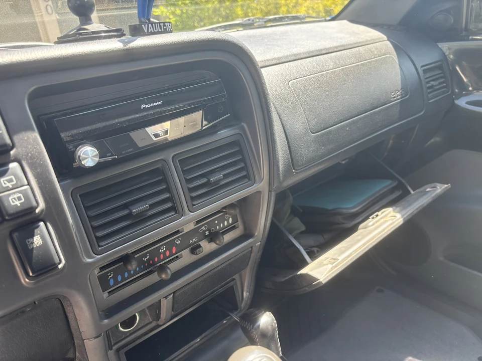 1999 Isuzu VehiCROSS - Image 25 of 31