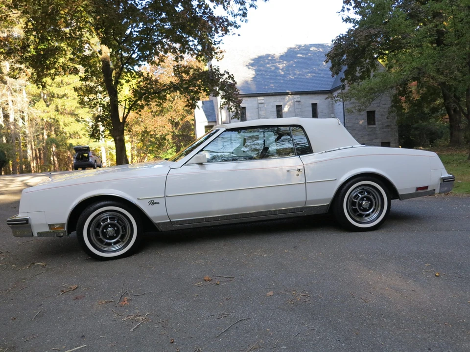 1982 Buick Riviera 4th-7th Gen - Image 7 of 31
