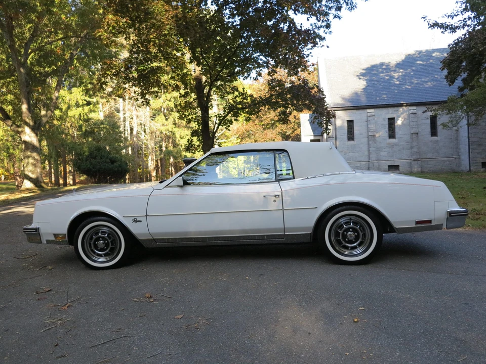 1982 Buick Riviera 4th-7th Gen - Image 8 of 31