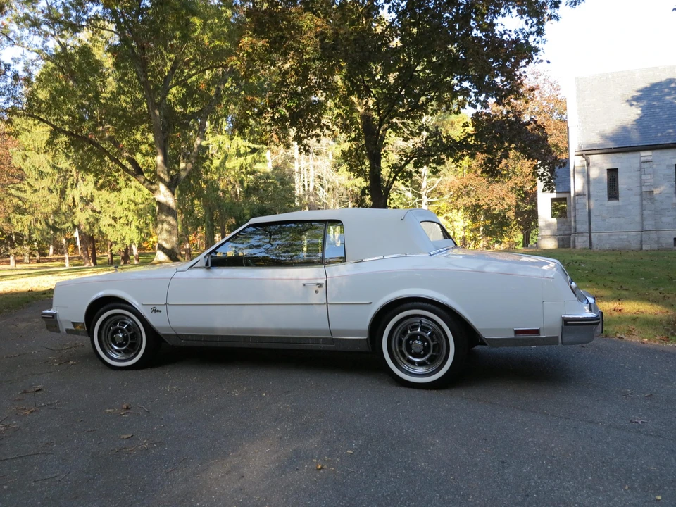 1982 Buick Riviera 4th-7th Gen - Image 9 of 31