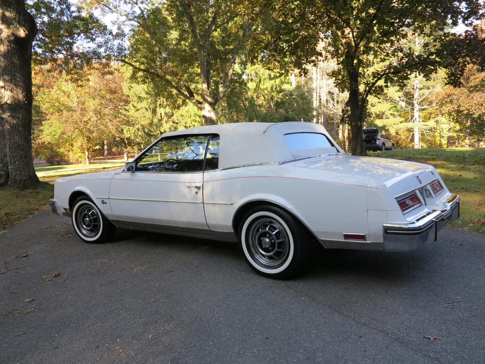 1982 Buick Riviera 4th-7th Gen - Image 10 of 31