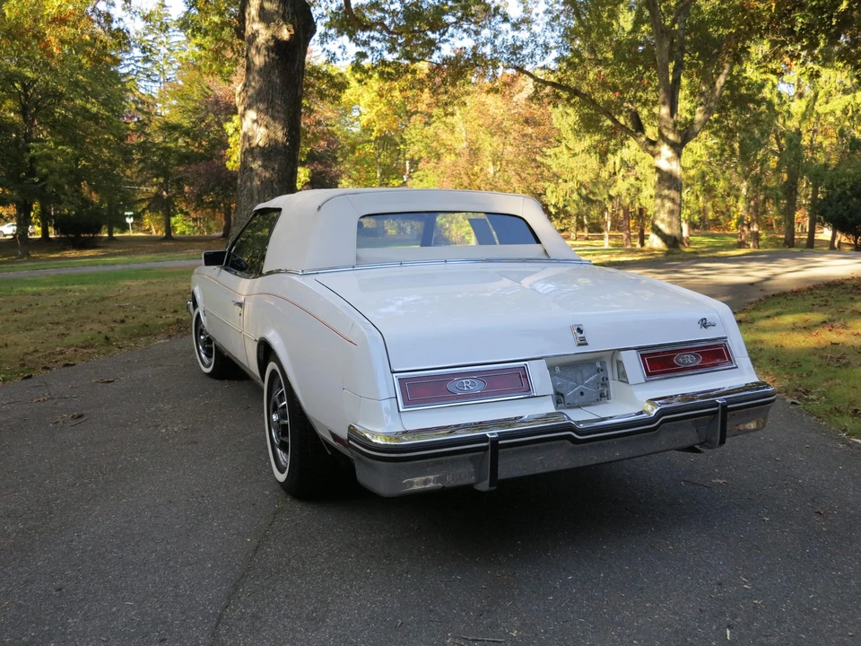 1982 Buick Riviera 4th-7th Gen - Image 12 of 31