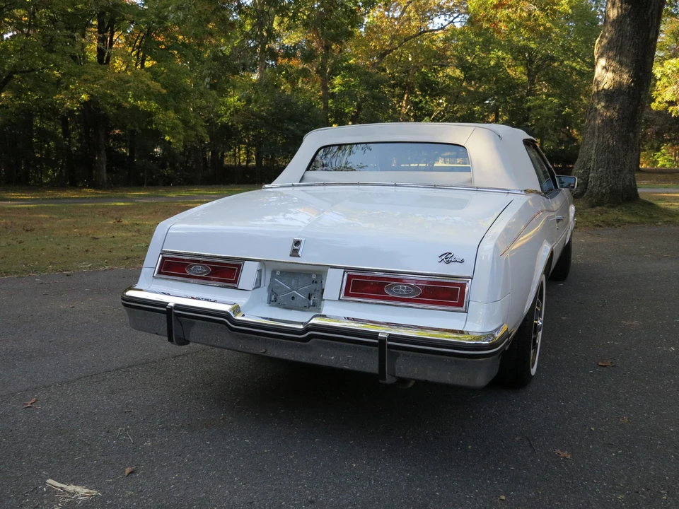 1982 Buick Riviera 4th-7th Gen - Image 15 of 31
