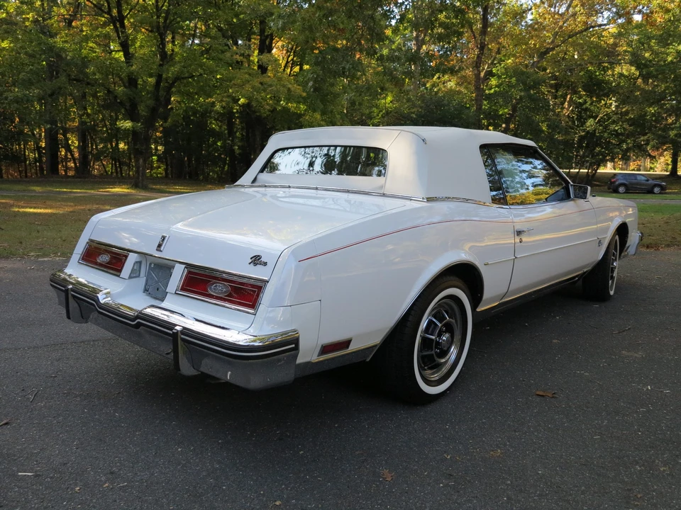 1982 Buick Riviera 4th-7th Gen - Image 16 of 31