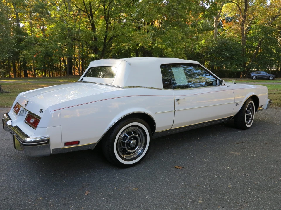 1982 Buick Riviera 4th-7th Gen - Image 17 of 31
