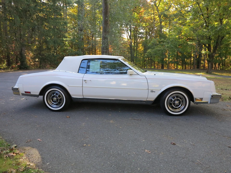1982 Buick Riviera 4th-7th Gen - Image 20 of 31