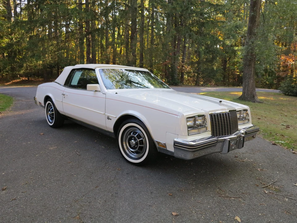 1982 Buick Riviera 4th-7th Gen - Image 23 of 31