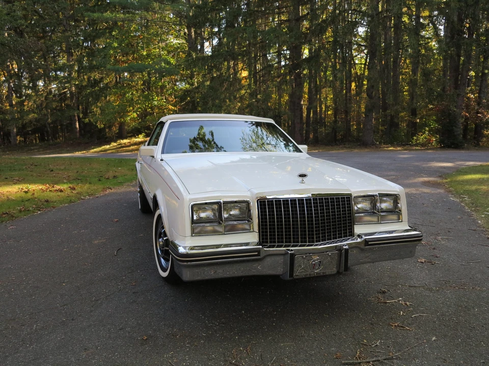 1982 Buick Riviera 4th-7th Gen - Image 25 of 31