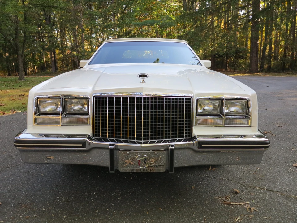 1982 Buick Riviera 4th-7th Gen - Image 26 of 31