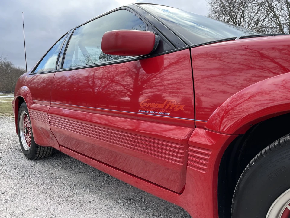 1992 Pontiac Grand Prix 3rd+ Gen - Image 28 of 31