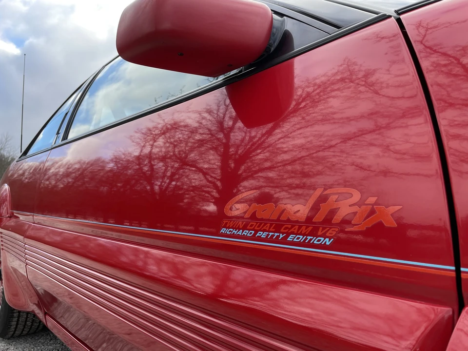 1992 Pontiac Grand Prix 3rd+ Gen - Image 29 of 31