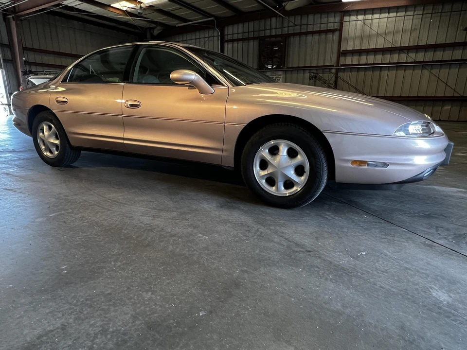 1995 Oldsmobile Aurora - Image 11 of 31