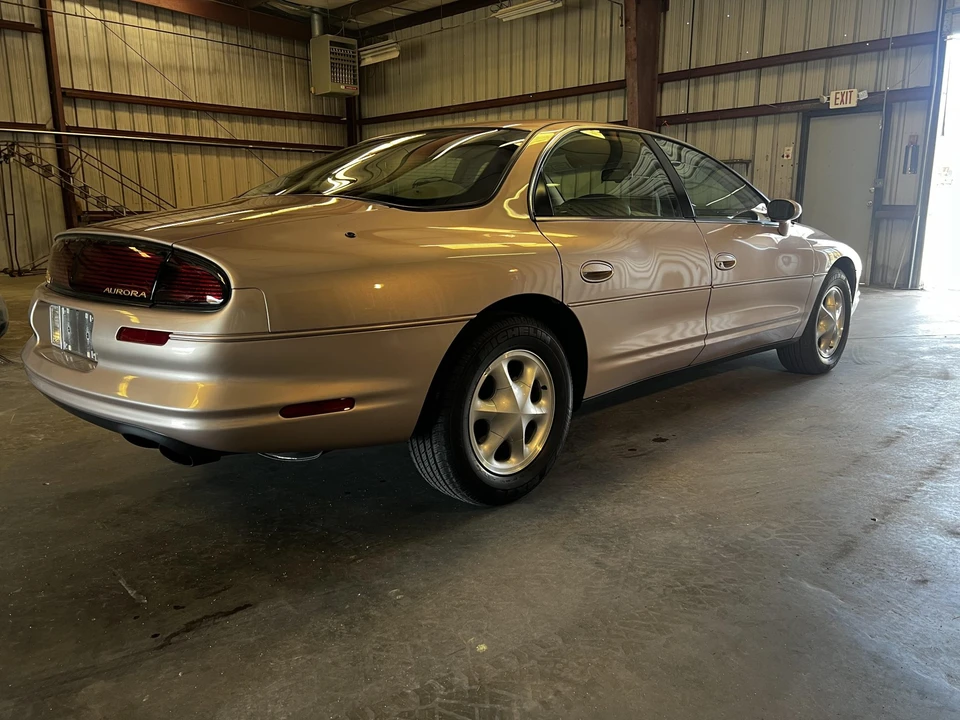 1995 Oldsmobile Aurora - Image 13 of 31