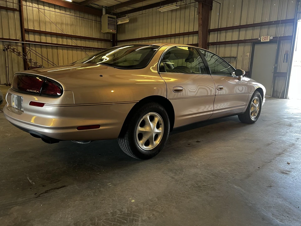 1995 Oldsmobile Aurora - Image 14 of 31