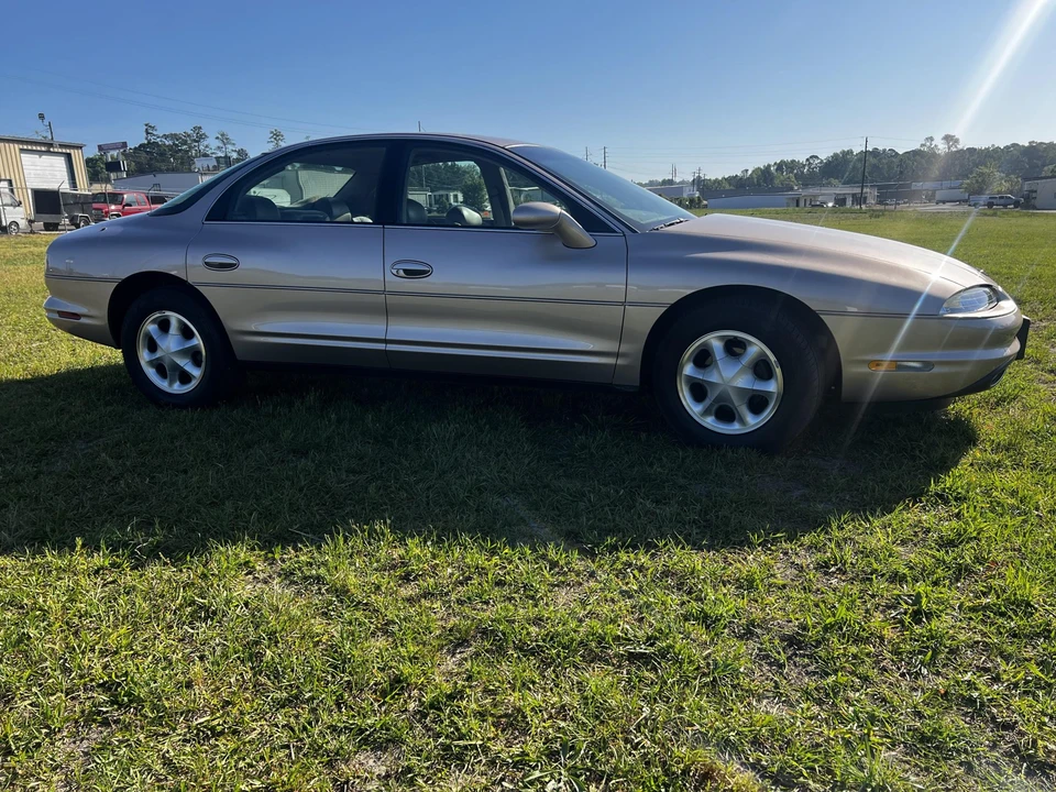 1995 Oldsmobile Aurora - Image 3 of 31