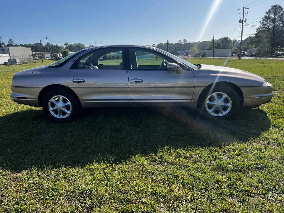1995 Oldsmobile Aurora - Image 4 of 31