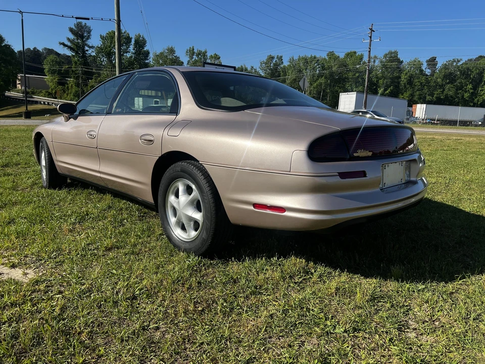 1995 Oldsmobile Aurora - Image 8 of 31