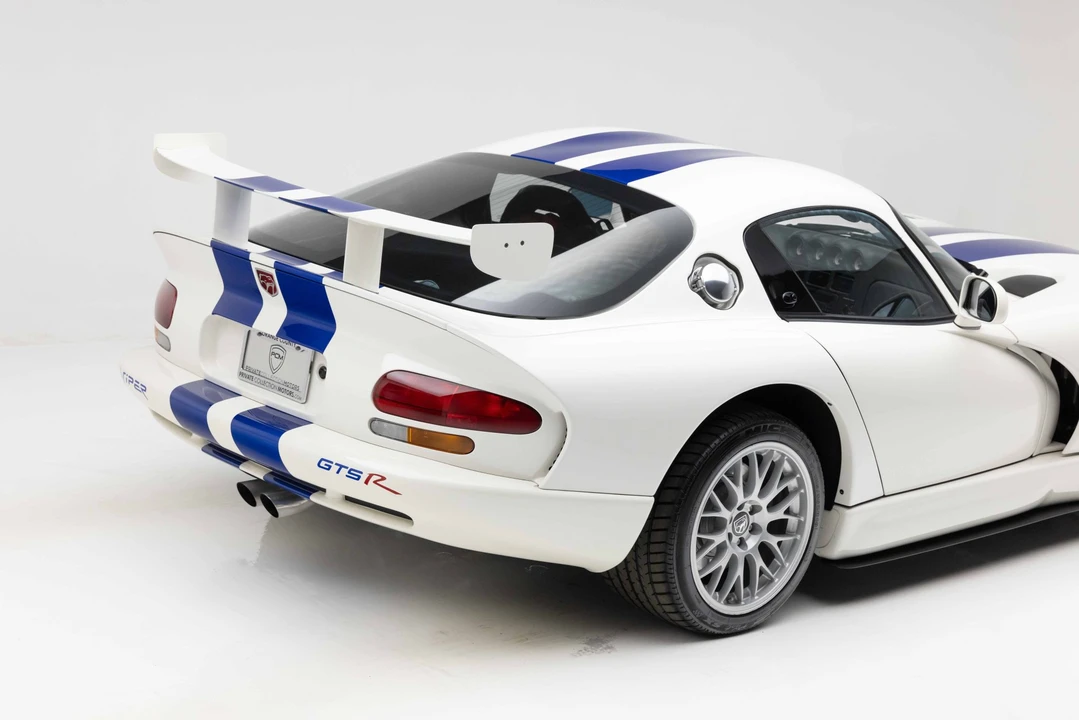 1998 Dodge Viper GTS 2nd Gen - Image 16 of 31