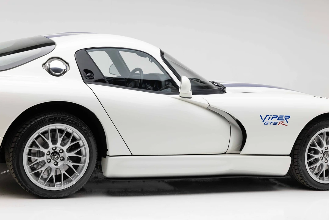 1998 Dodge Viper GTS 2nd Gen - Image 27 of 31