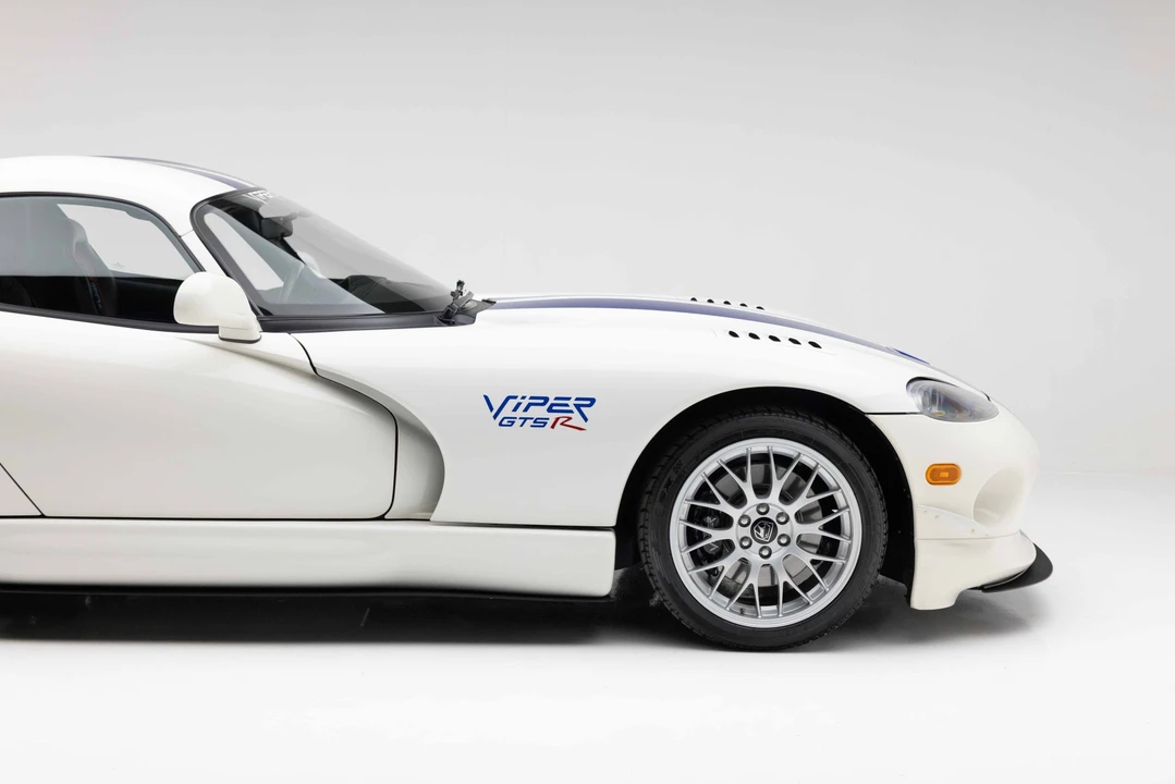 1998 Dodge Viper GTS 2nd Gen - Image 30 of 31