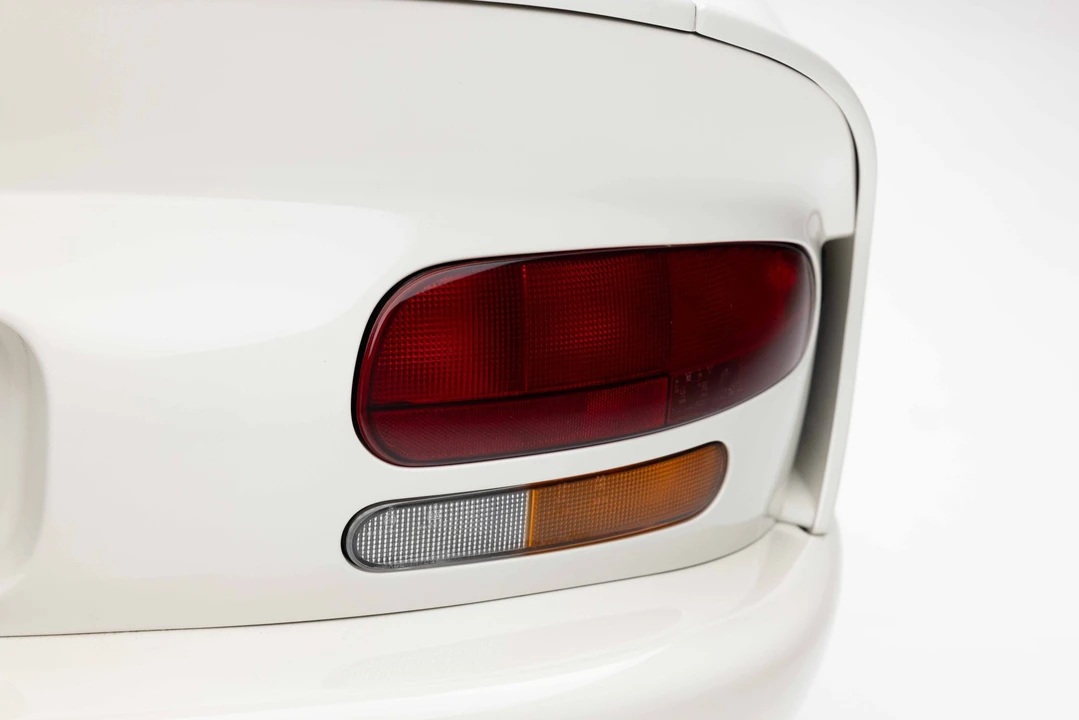 1998 Dodge Viper GTS 2nd Gen - Image 18 of 31