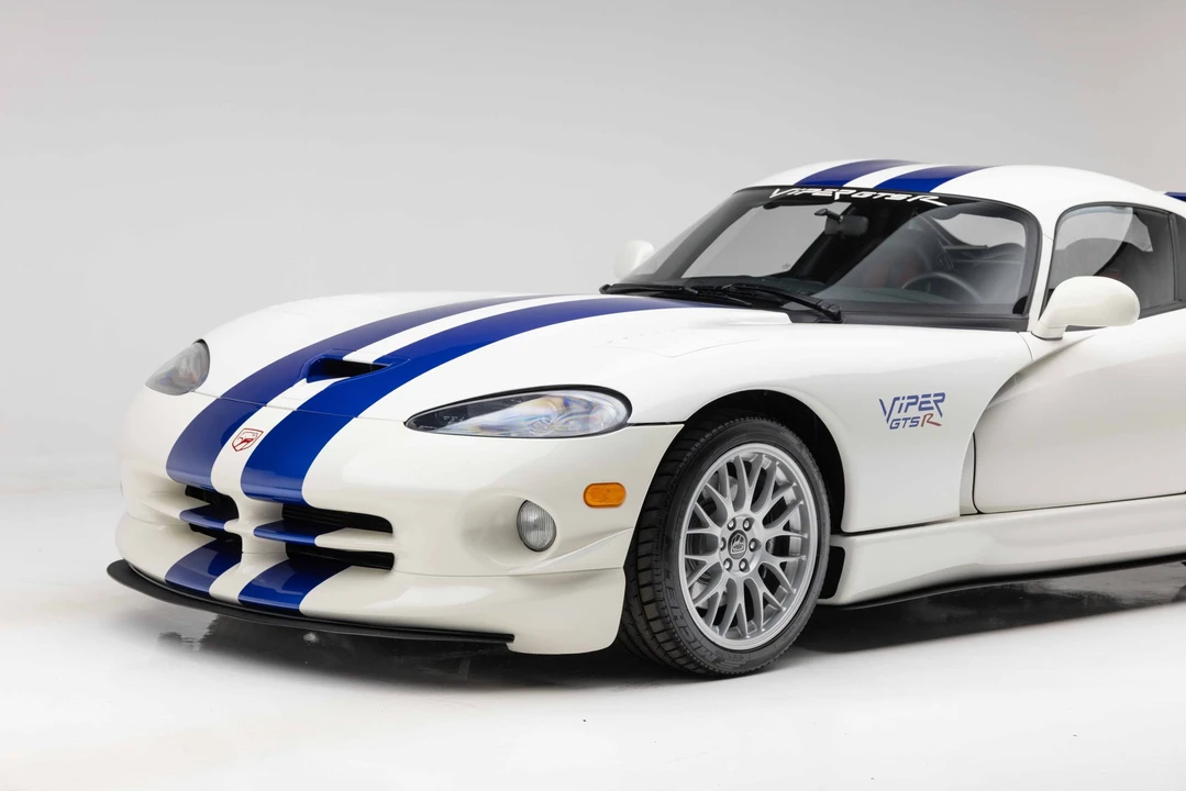 1998 Dodge Viper GTS 2nd Gen - Image 10 of 31