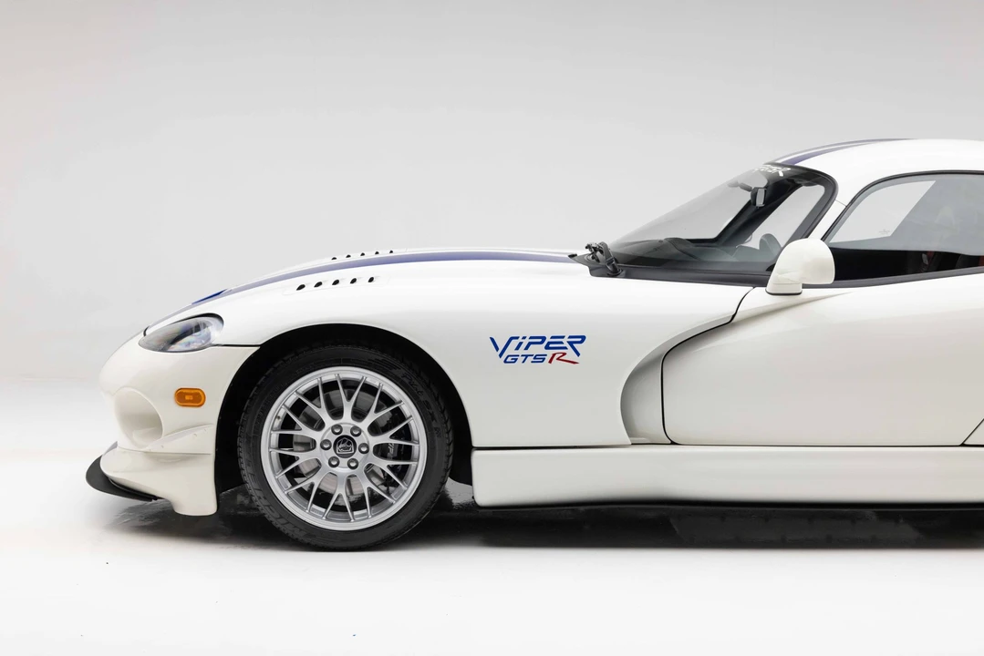 1998 Dodge Viper GTS 2nd Gen - Image 29 of 31