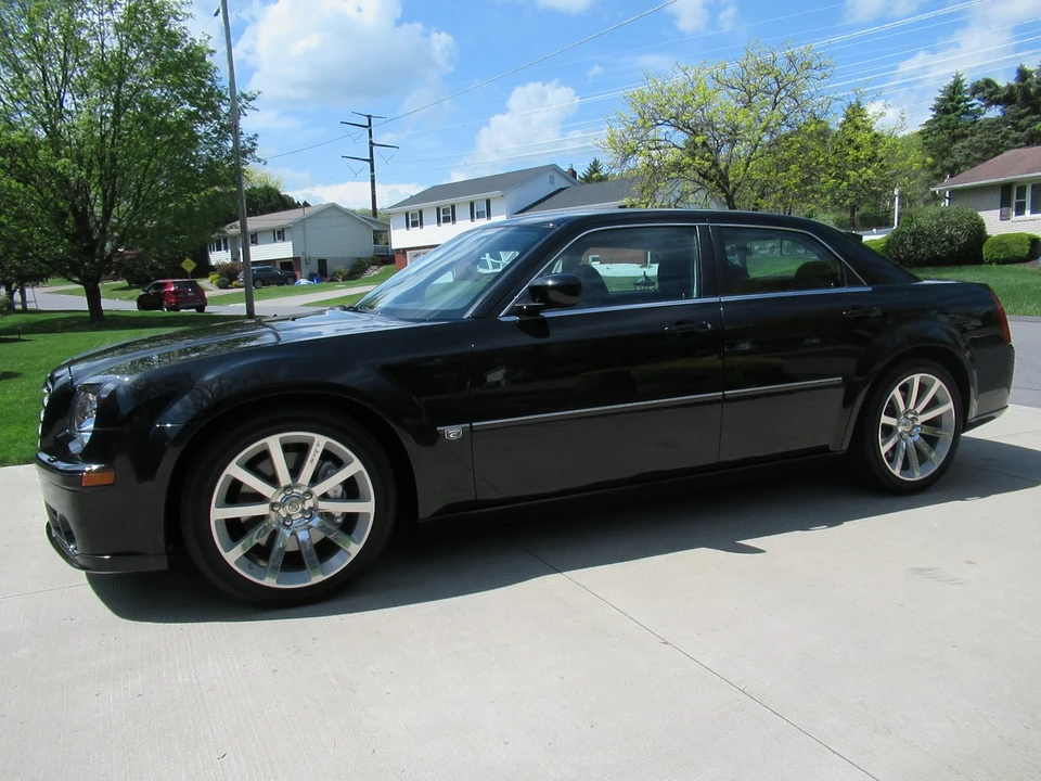 2006 Chrysler 300 (2005-2023) - Image 2 of 31