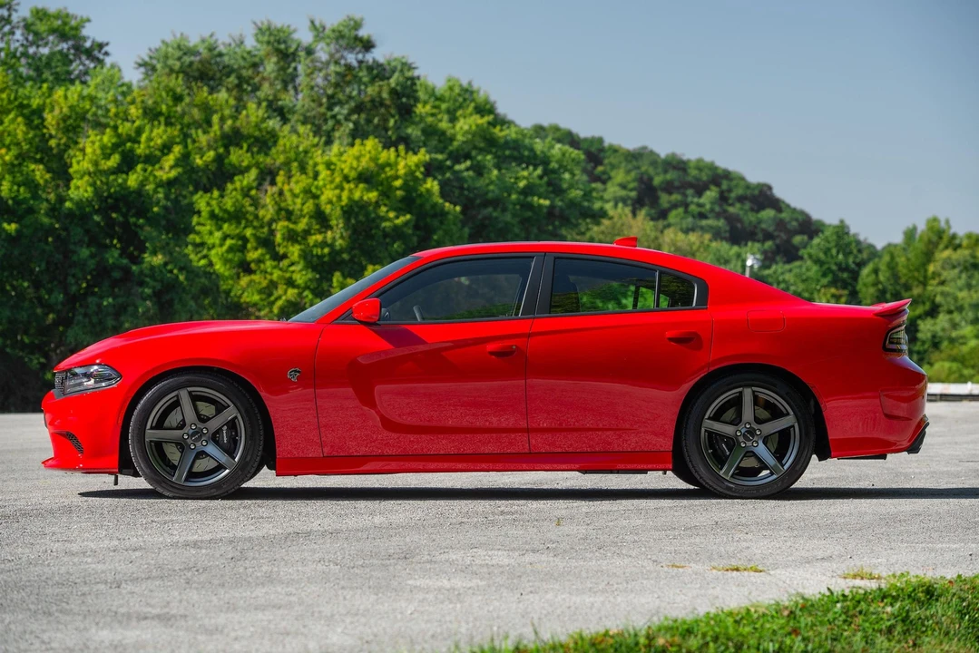 2018 Dodge Charger SRT Hellcat 7th Gen - Image 13 of 31